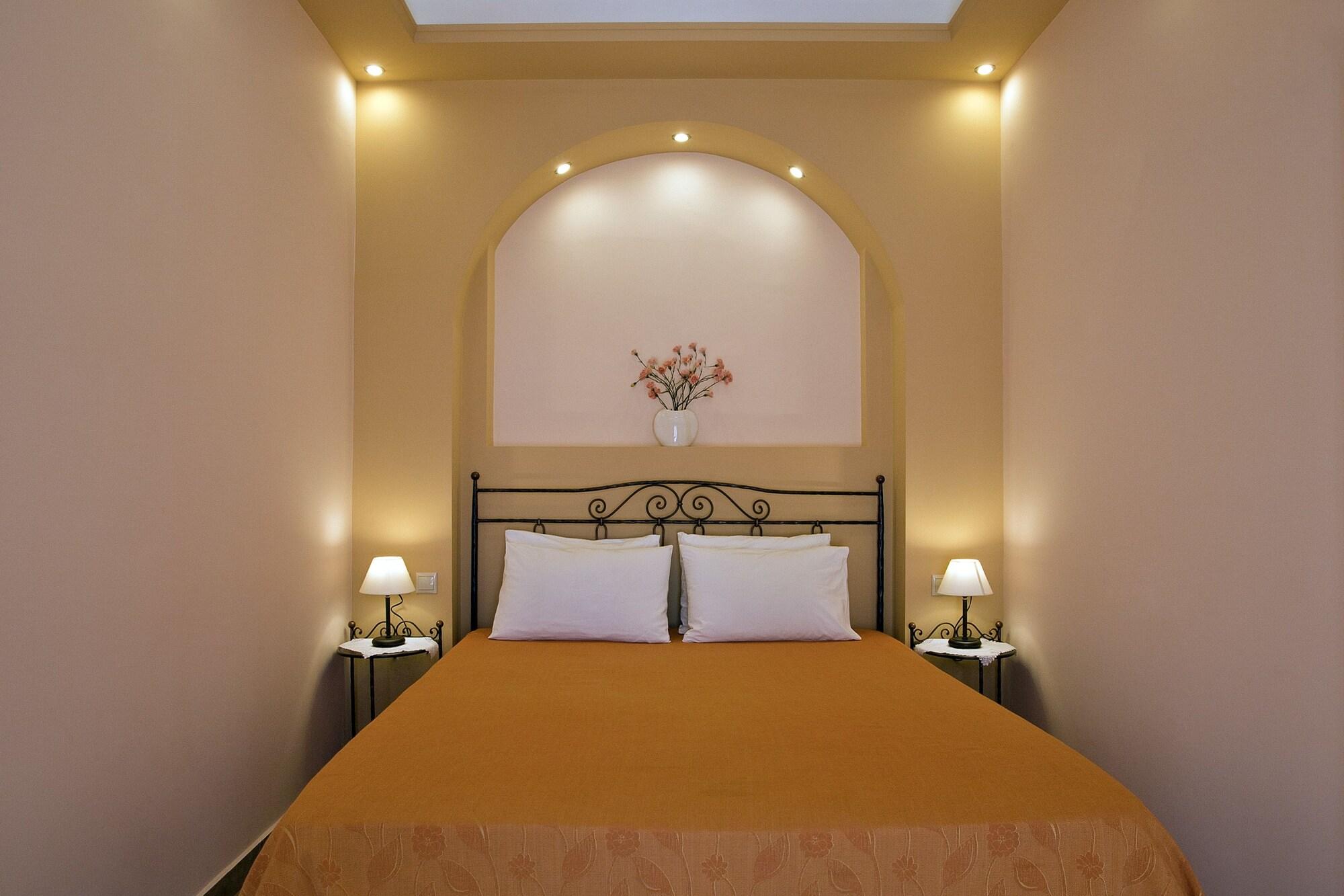 Aparthotel Preka Maria à Kamári Extérieur photo