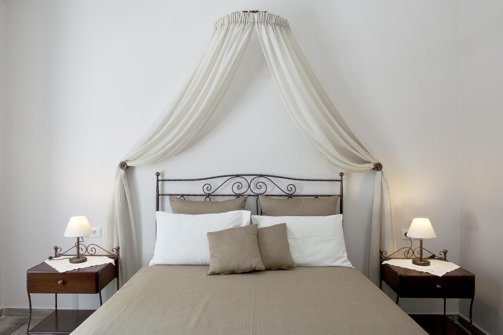 Aparthotel Preka Maria à Kamári Extérieur photo