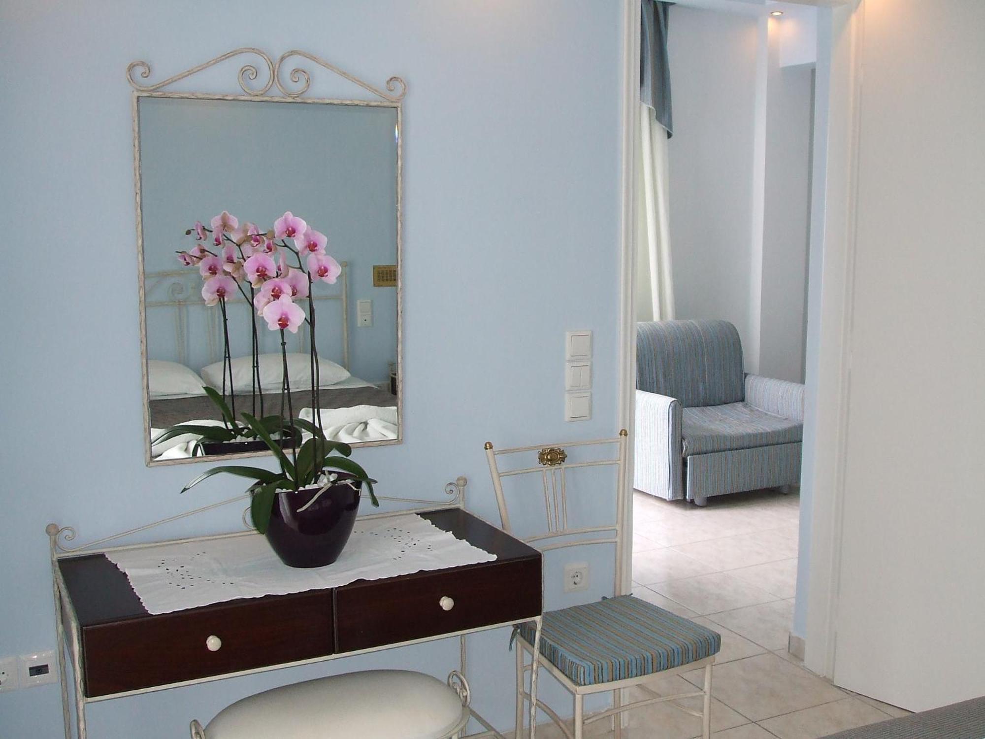 Aparthotel Preka Maria à Kamári Extérieur photo