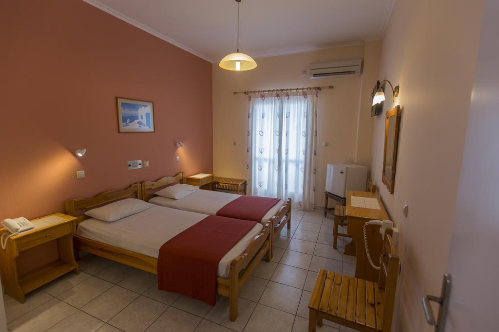 Aparthotel Preka Maria à Kamári Extérieur photo